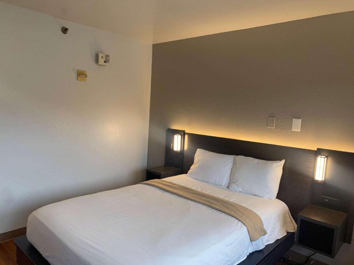 6 Gulfport, Ms Airport Hotel