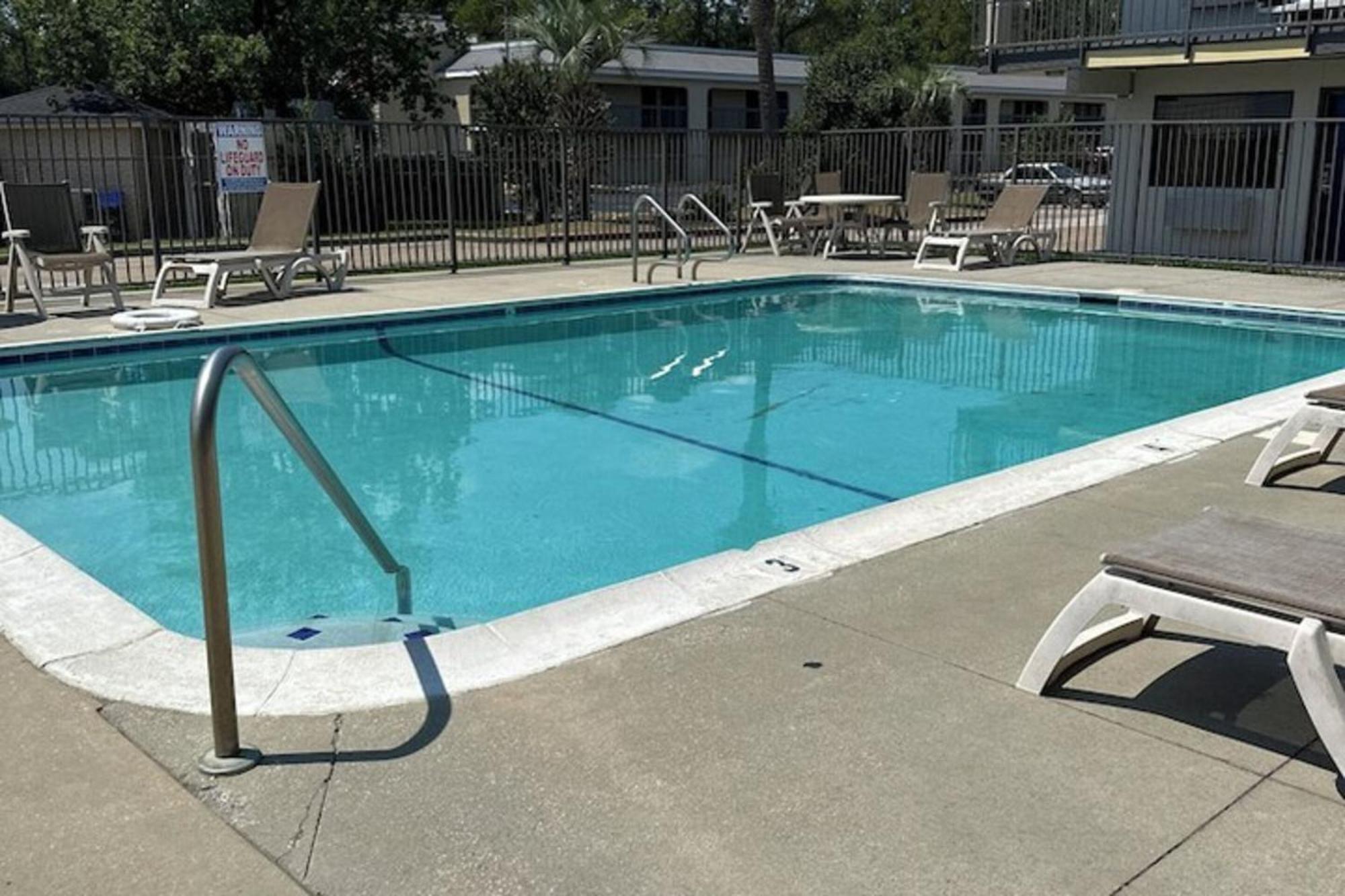 6 Gulfport, Ms Airport Hotel