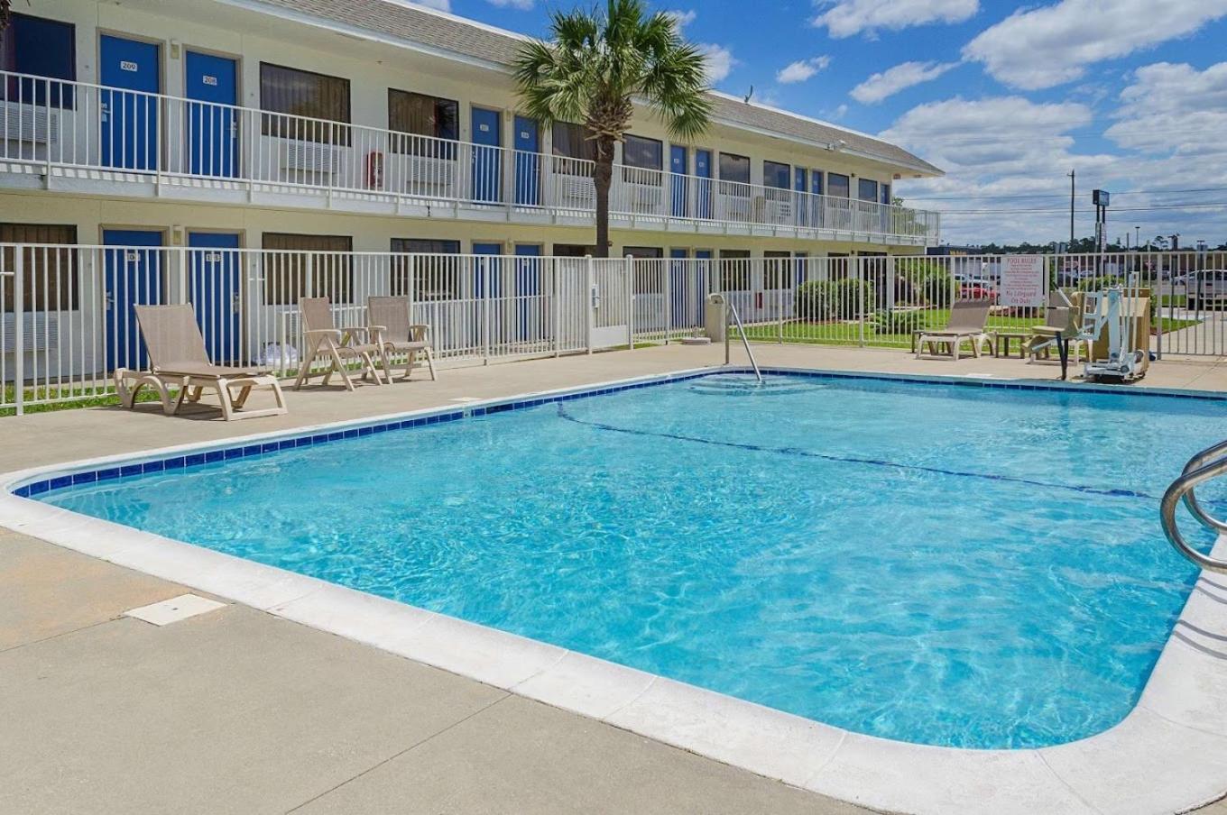 6 Gulfport, Ms Airport Hotel 2*