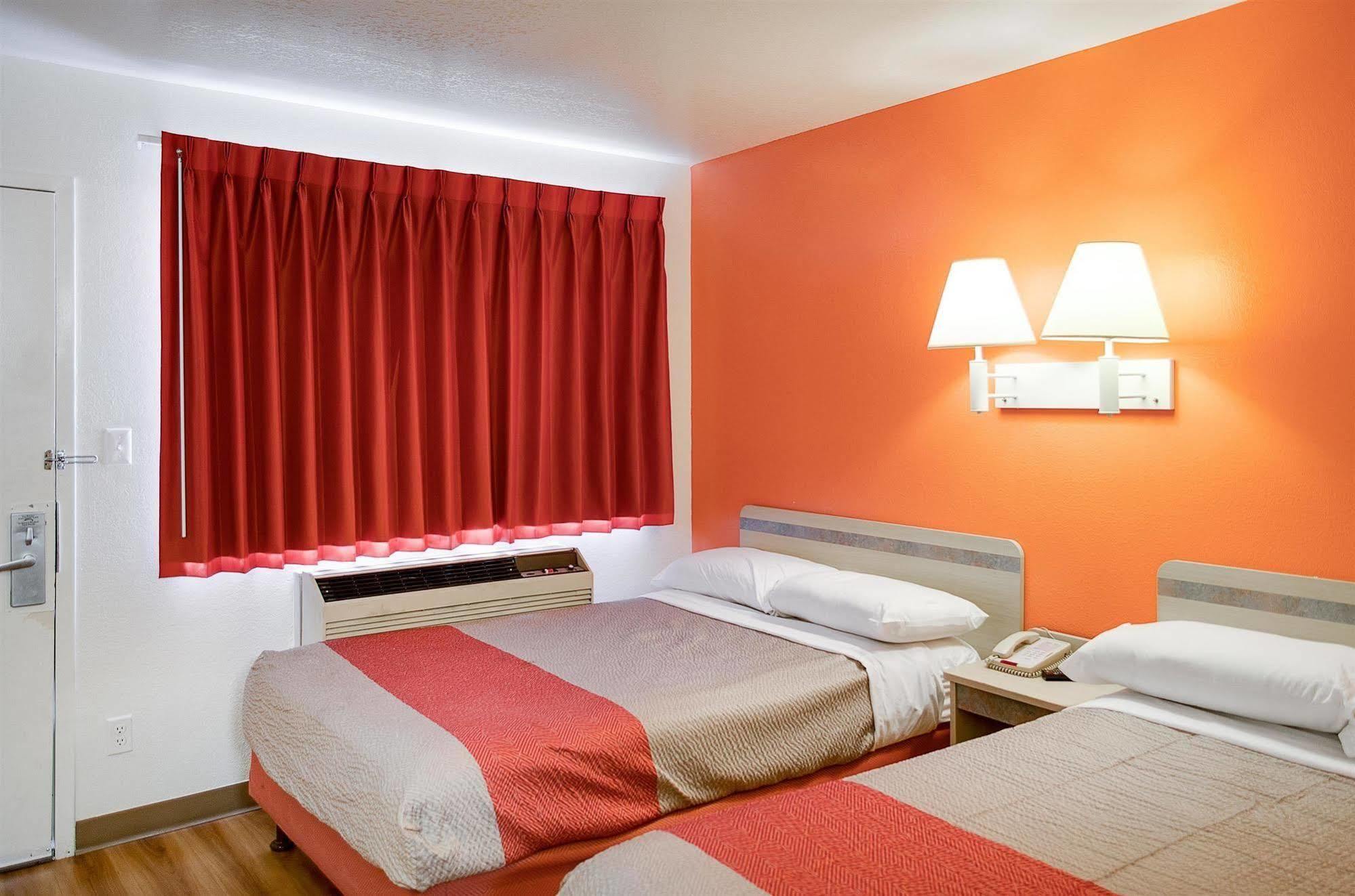 6 Gulfport, Ms Airport Hotel