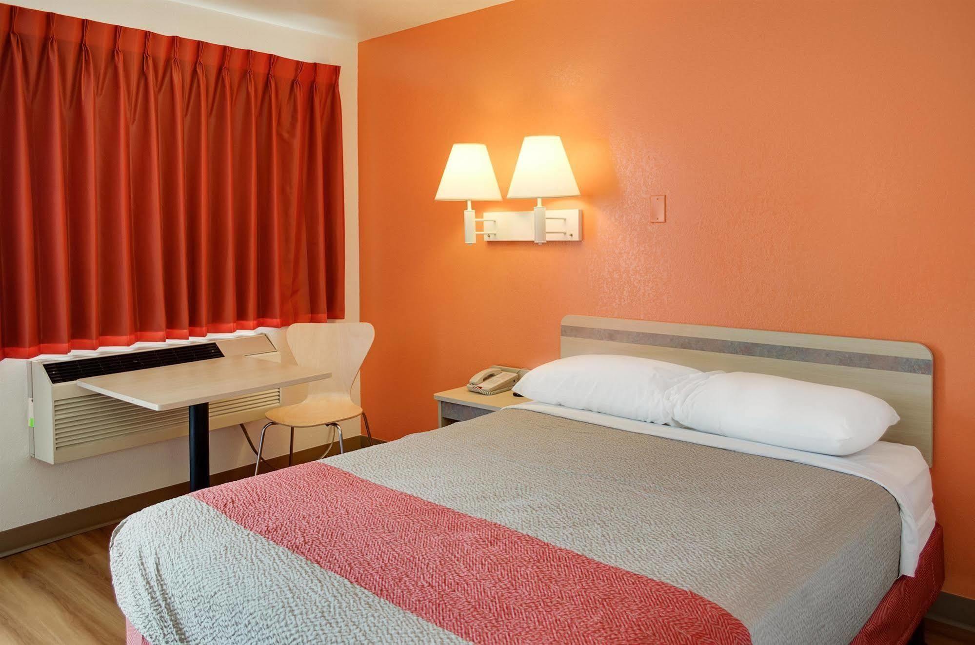6 Gulfport, Ms Airport Hotel 2*