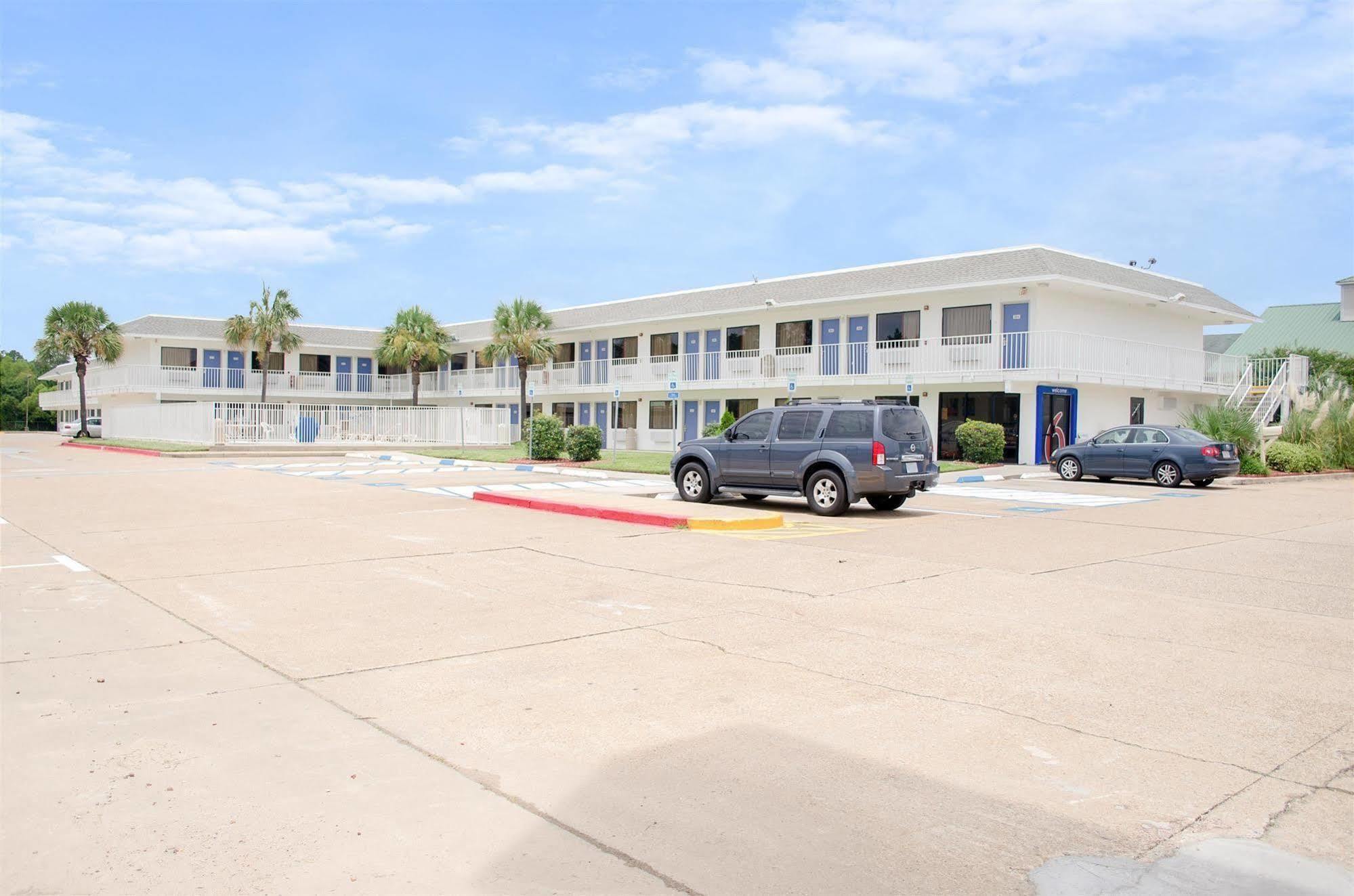 Hotel 6 Gulfport, Ms Airport 2*