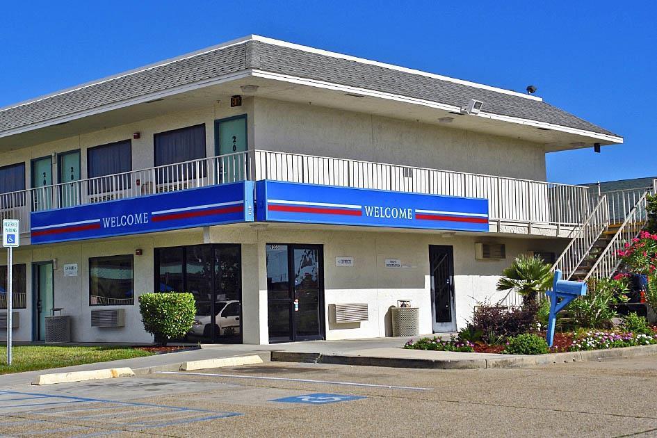 6 Gulfport, Ms Airport